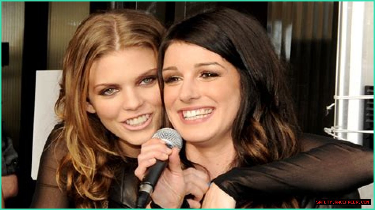 The Untold Secrets Of Annalynne McCord's Time On 'The O.C.' Revealed