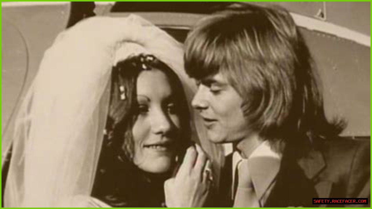 Unveiling The Extraordinary Story Behind 'John Farnham Wife'